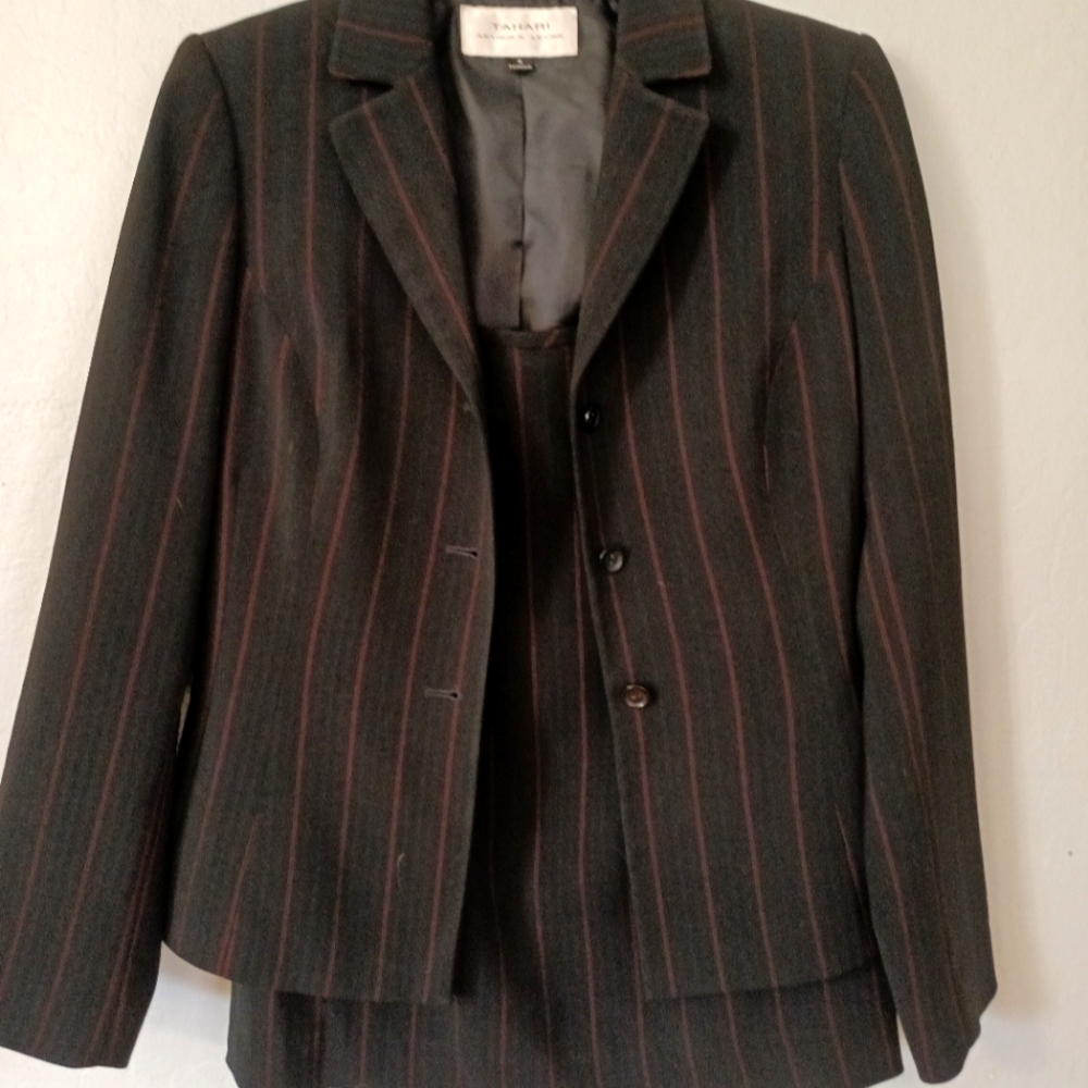 Tahari Blazer and Skirt 2 piece Suit, Black with Red/Grey Pinstripe